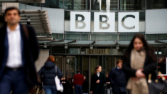 영국, 2028년 공영방송 BBC 수신료 폐지 논의…“수신료 받는 시대는 끝”